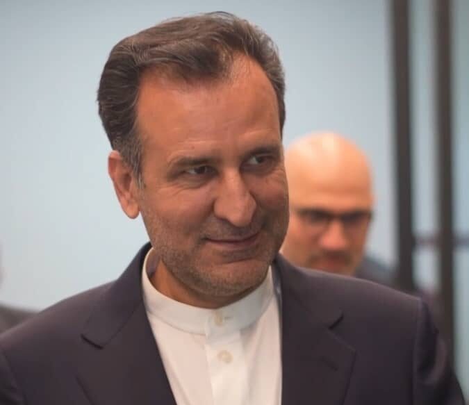 بازدید شهردار و اعضای شورای شهر شهریار به مناسبت روز پرستار از بیمارستان نور شهریار